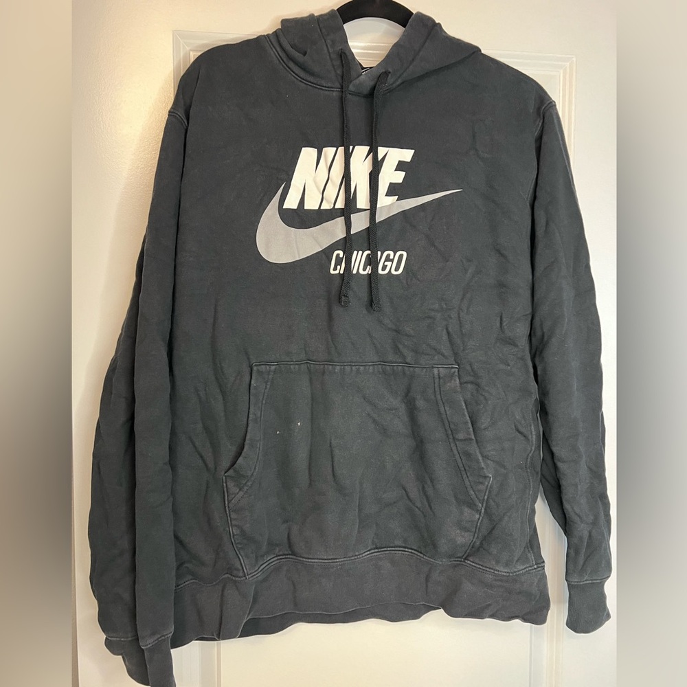 Men Nike Black and white Chicago hoodie